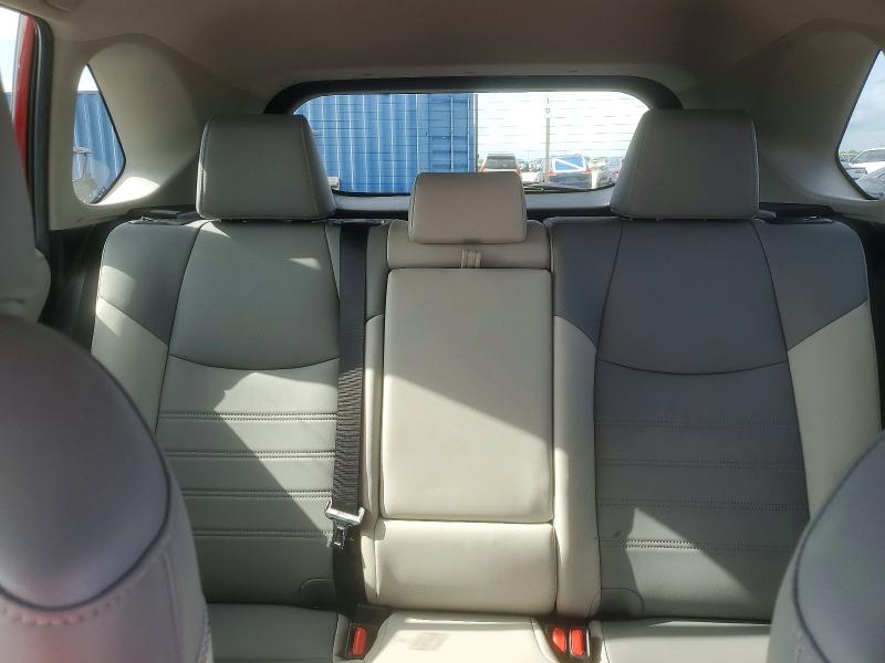 Photo 10 from auction – 2019 TOYOTA RAV4 with VIN 2T3A1RFV2KW017843