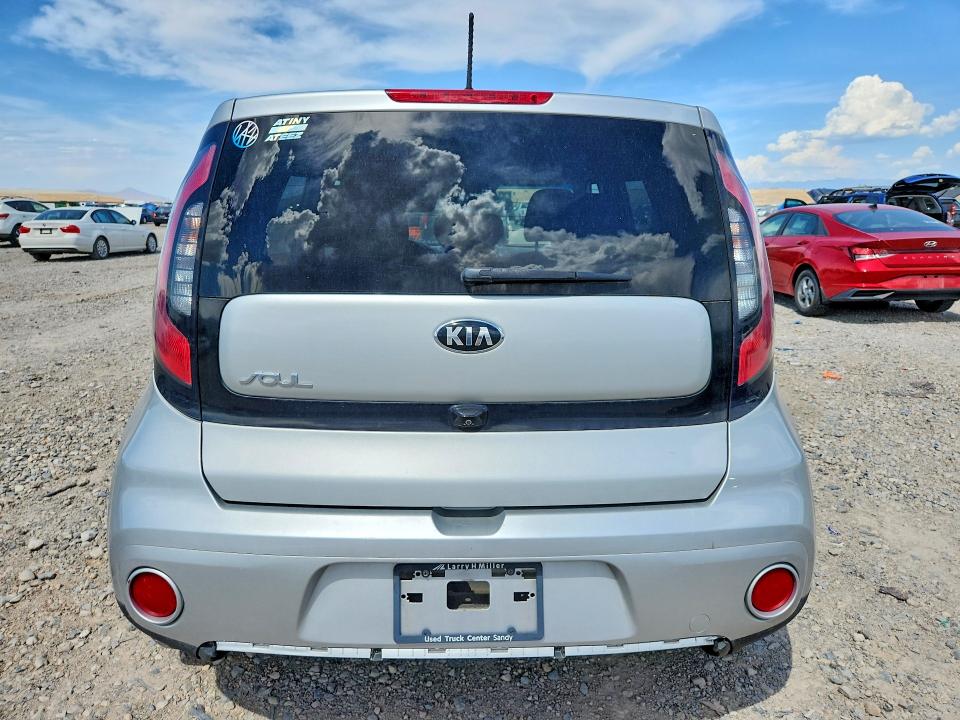 Photo 6 from auction – 2018 KIA SOUL with VIN KNDJP3A55J7564862
