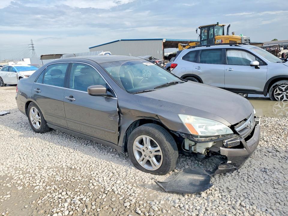 Снимка 4 от търг – 2006 HONDA ACCORD с VIN 1HGCM66556A028968