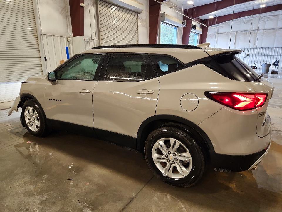 Photo 2 from auction – 2021 CHEVROLET BLAZER with VIN 3GNKBHRS1MS549976