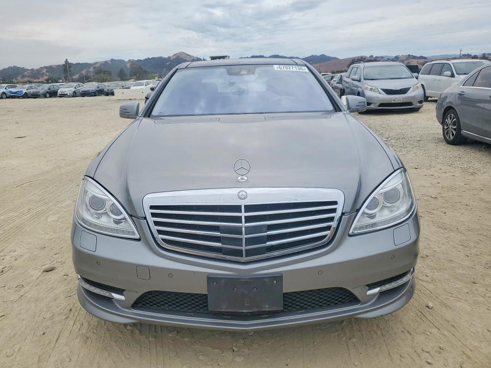Photo 5 from auction – 2012 MERCEDES-BENZ S with VIN WDDNG7DB1CA423521