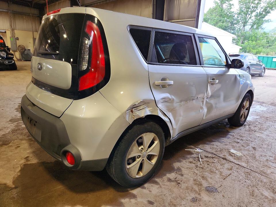 Photo 3 from auction – 2015 KIA SOUL with VIN KNDJN2A22F7810523