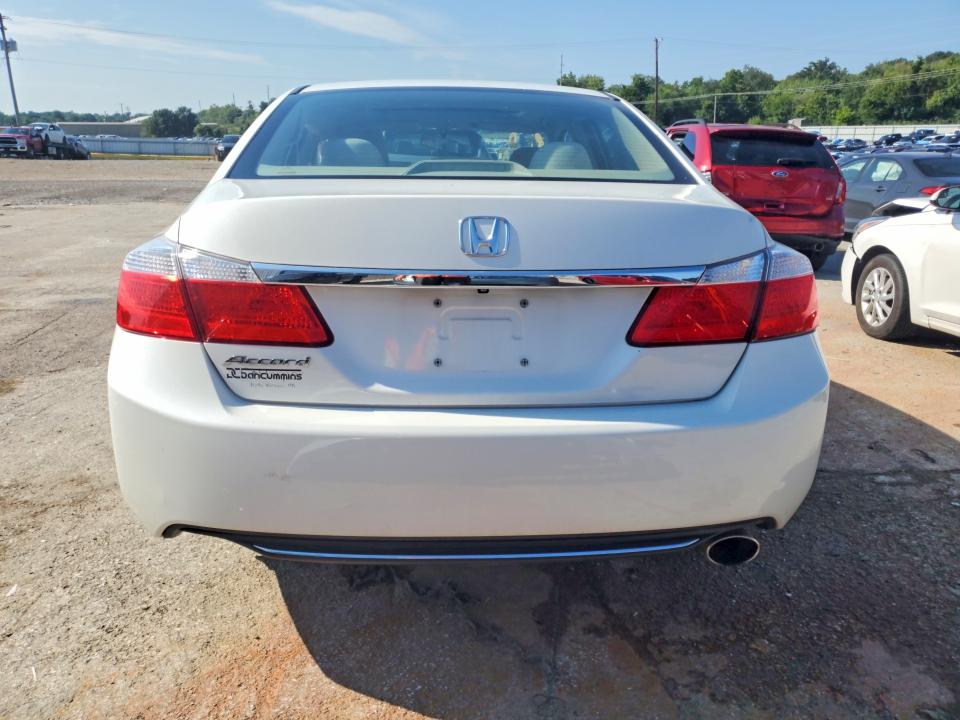 Photo 6 from auction – 2015 HONDA ACCORD with VIN 1HGCR2F71FA033855