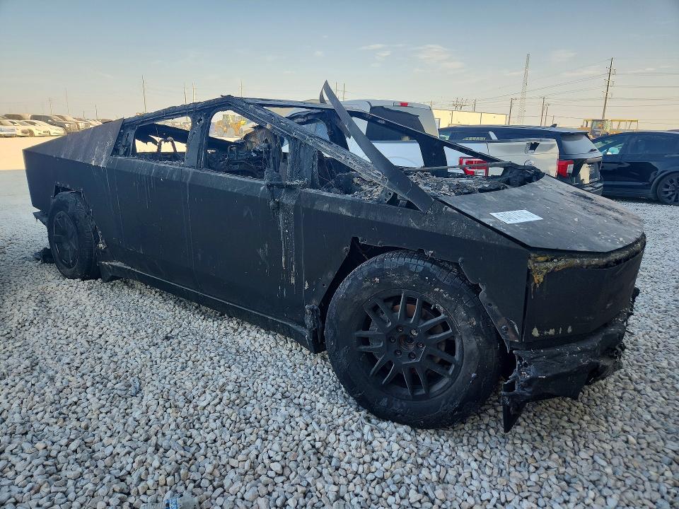 Photo 4 from auction – 2025 TESLA CYBERTRUCK with VIN 7G2CEHEDXSA071231