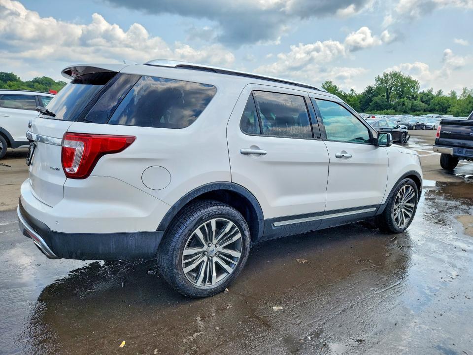 Photo 3 from auction – 2017 FORD EXPLORER with VIN 1FM5K8HT4HGC01718