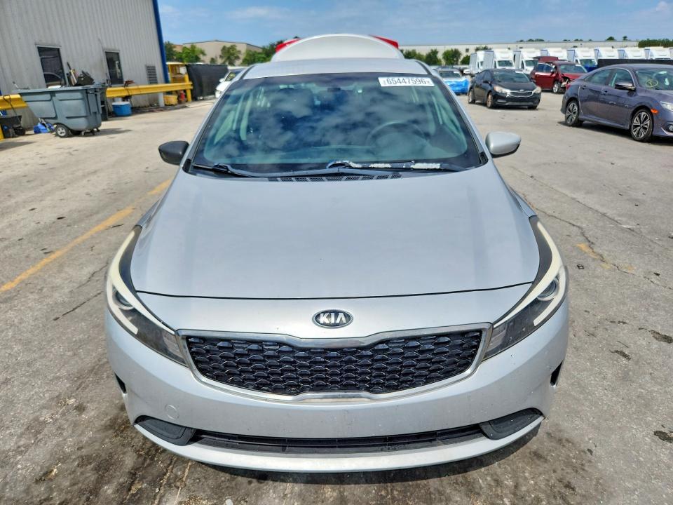 Снимка 5 от търг – 2017 KIA FORTE с VIN 3KPFK4A73HE010824