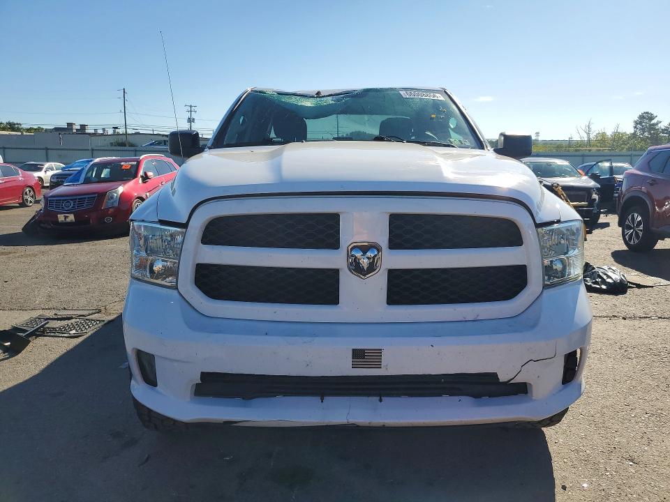 Photo 5 from auction – 2018 RAM 1500 with VIN 1C6RR7FG6JS252780