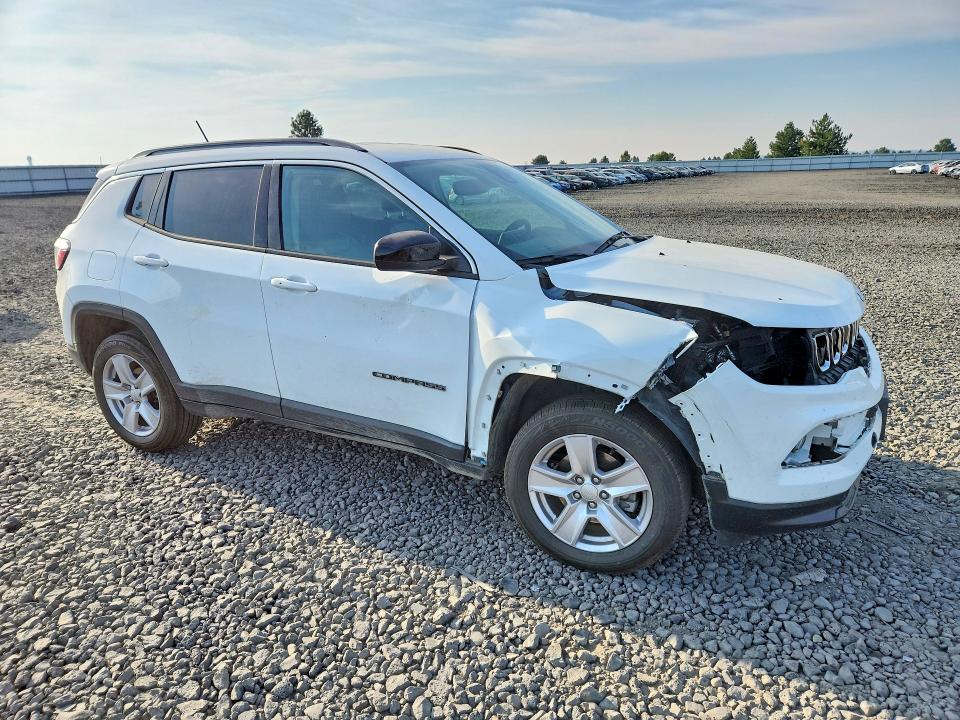 Photo 4 from auction – 2022 JEEP COMPASS with VIN 3C4NJDBB2NT231730