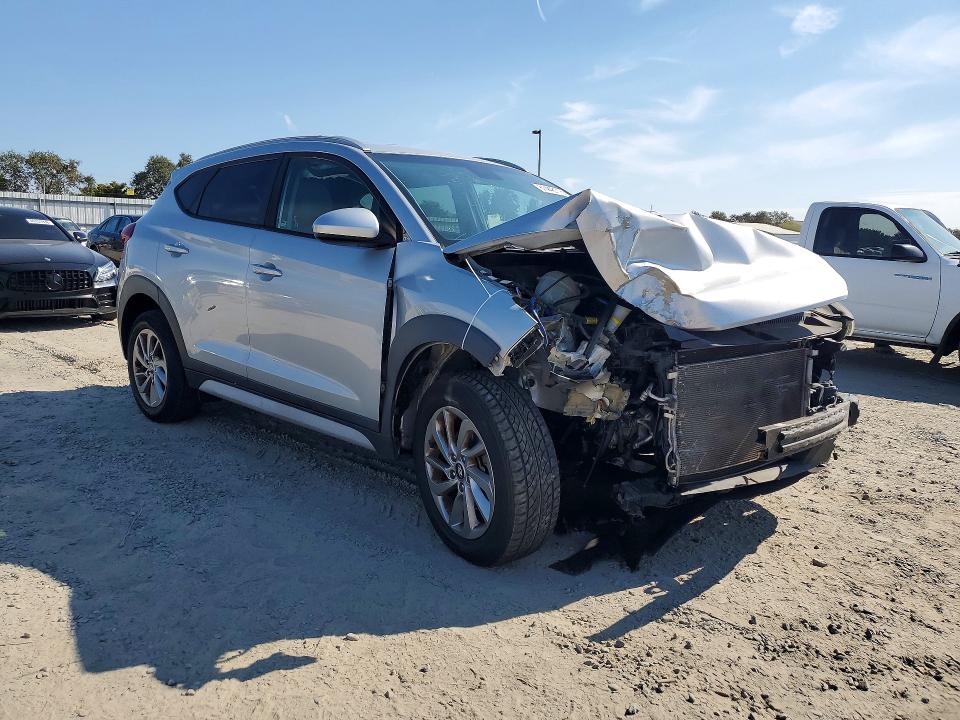 Photo 4 from auction – 2018 HYUNDAI TUCSON with VIN KM8J33A44JU609614