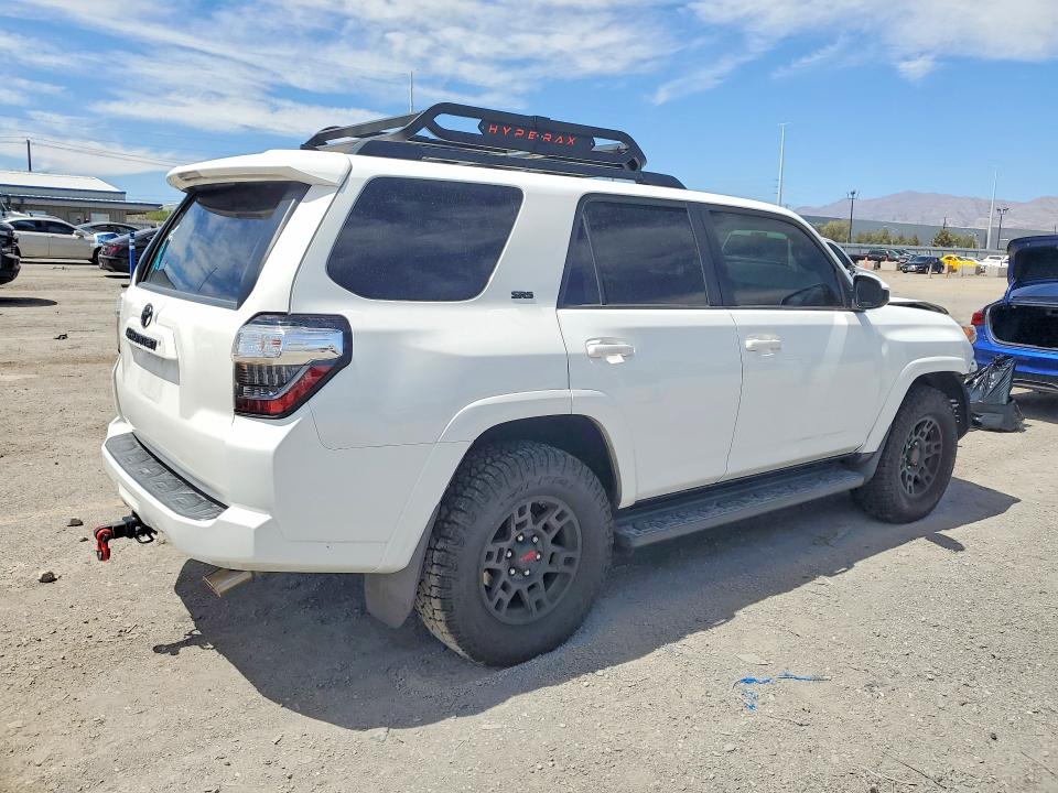 Photo 3 from auction – 2017 TOYOTA 4RUNNER with VIN JTEBU5JR0H5478551