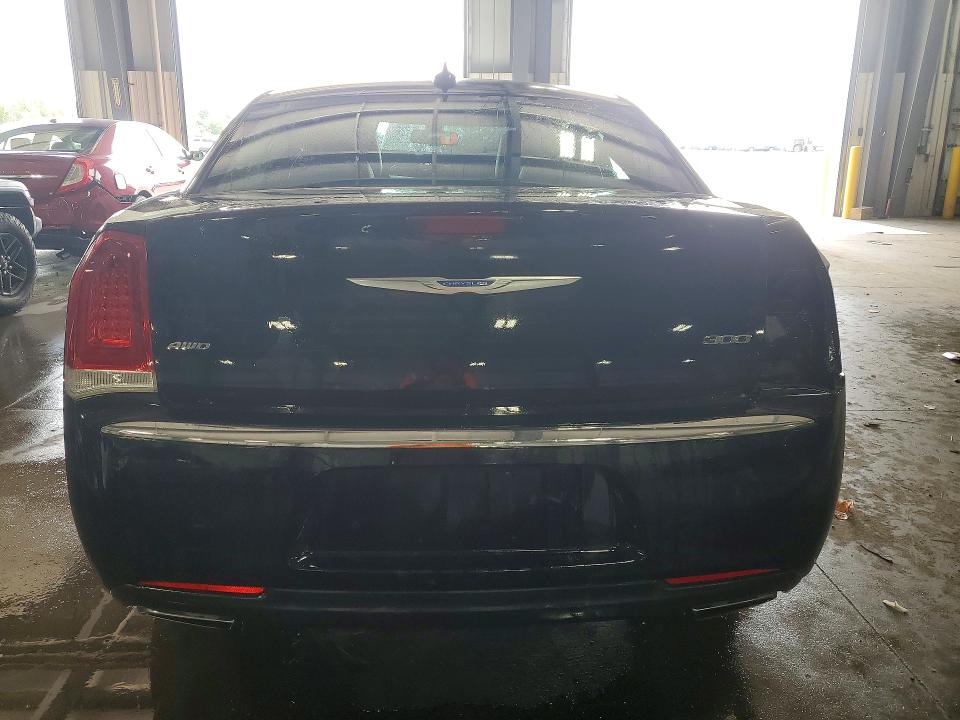 Foto 6 de la subasta – 2018 CHRYSLER 300 con VIN 2C3CCARG9JH235766