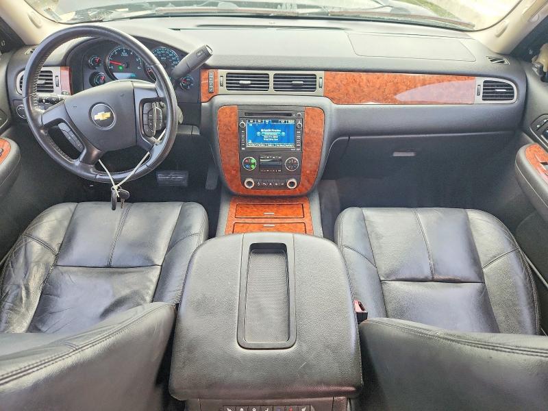 Photo 8 from auction – 2008 CHEVROLET SUBURBAN with VIN 3GNFK16328G250527
