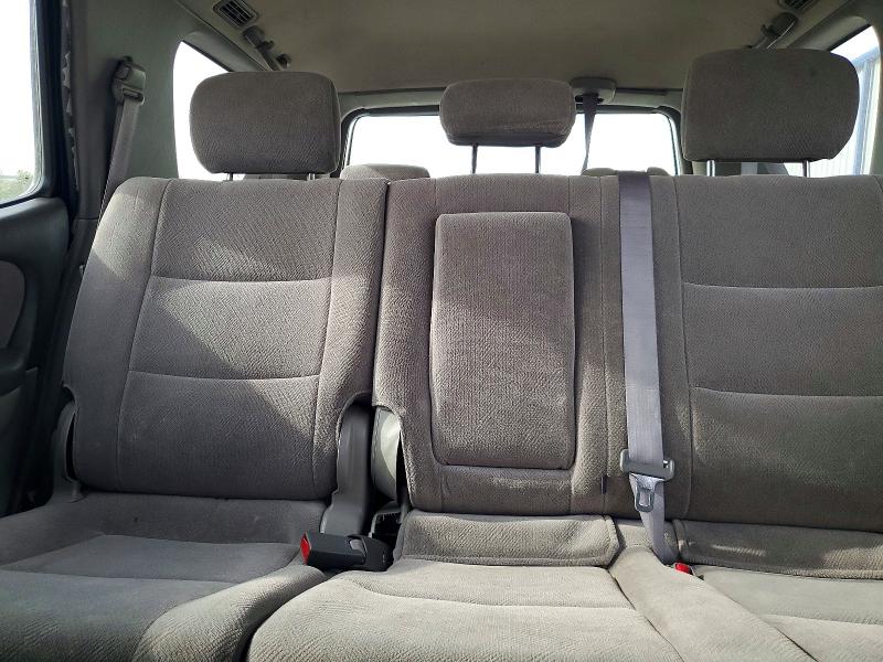 Photo 10 from auction – 2001 TOYOTA SEQUOIA with VIN 5TDZT34A11S046101