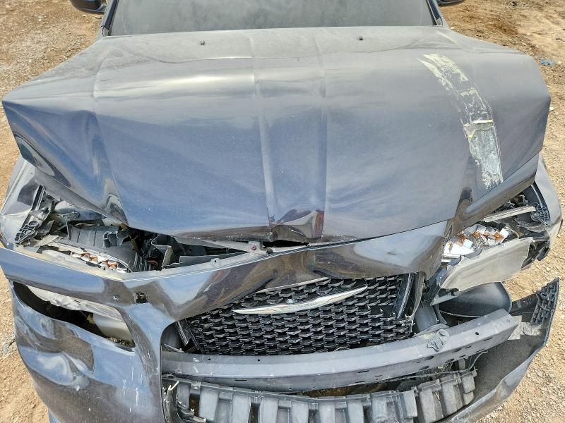 Photo 12 from auction – 2015 CHRYSLER 300 with VIN 2C3CCABG3FH760209