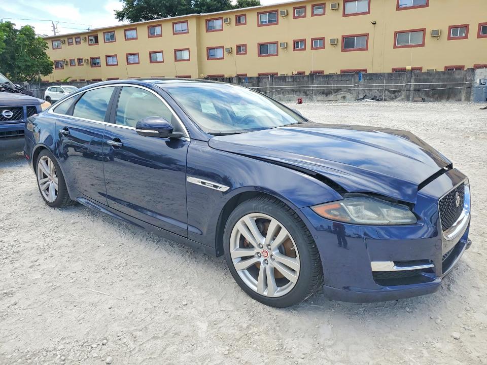 Photo 4 from auction – 2019 JAGUAR XJ with VIN SAJWA1C7XK8W19636