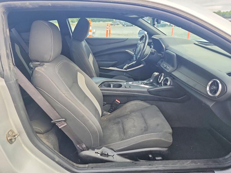 Photo 10 from auction – 2017 CHEVROLET CAMARO with VIN 1G1FB1RS4H0199749
