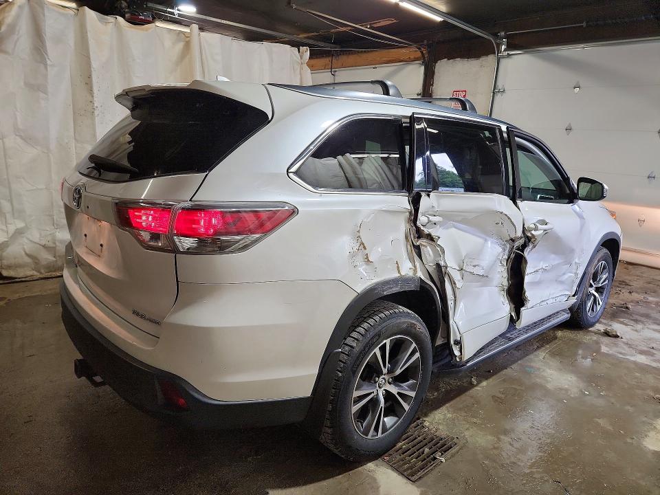 Photo 3 from auction – 2016 TOYOTA HIGHLANDER with VIN 5TDJKRFH5GS243519