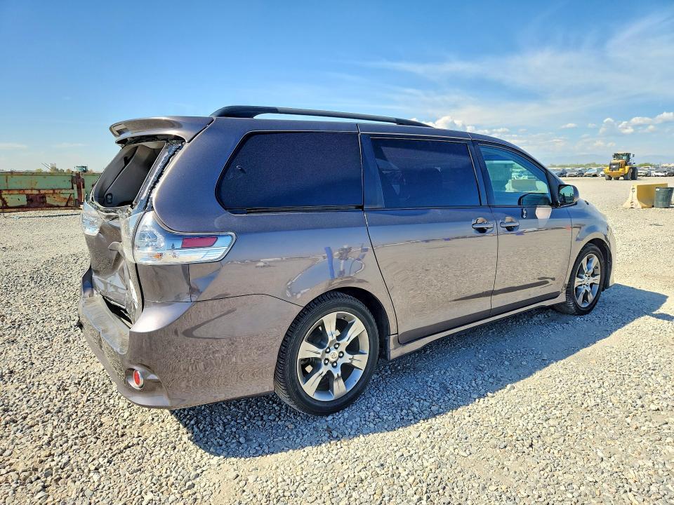 Photo 3 from auction – 2012 TOYOTA SIENNA with VIN 5TDXK3DC8CS236072