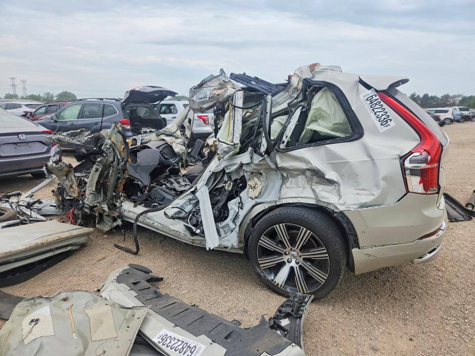 Photo 2 from auction – 2022 VOLVO XC90 with VIN YV4A221L3N1832031