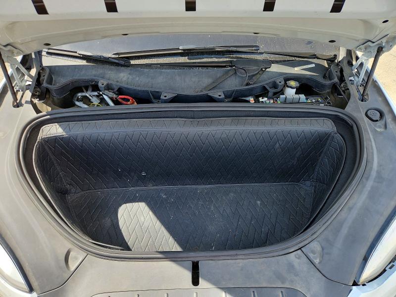 Photo 11 from auction – 2020 TESLA MODEL X with VIN 5YJXCAE29LF249327