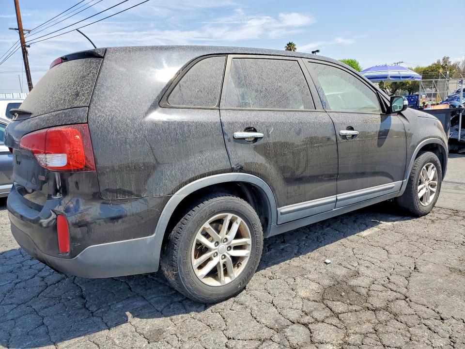 Photo 3 from auction – 2014 KIA SORENTO with VIN 5XYKT3A68EG496252