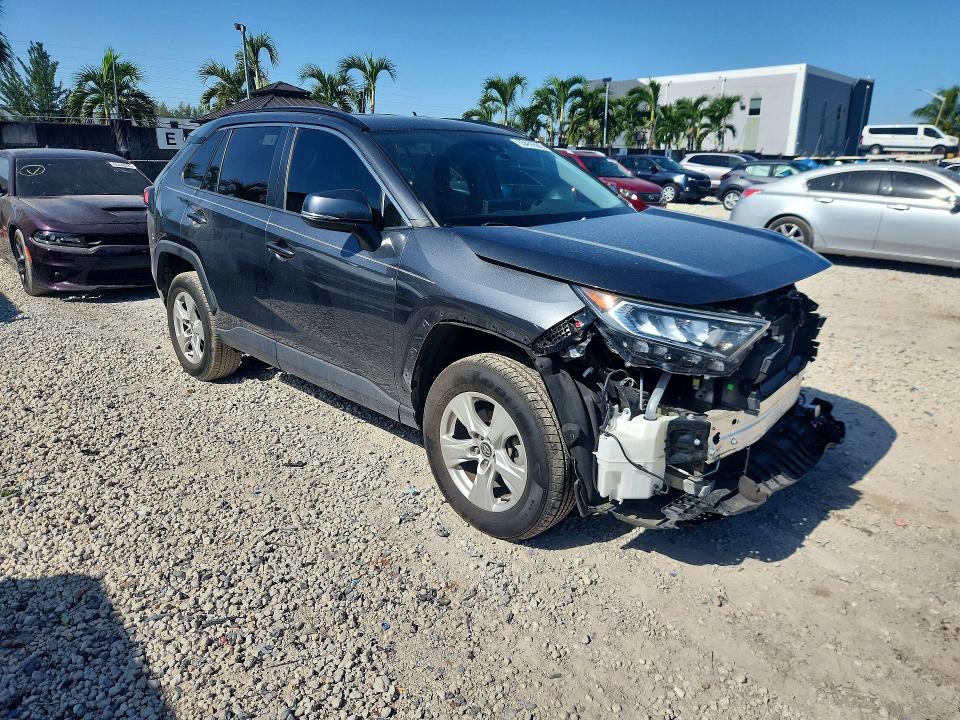 Photo 4 from auction – 2020 TOYOTA RAV4 with VIN 2T3W1RFV3LC037673