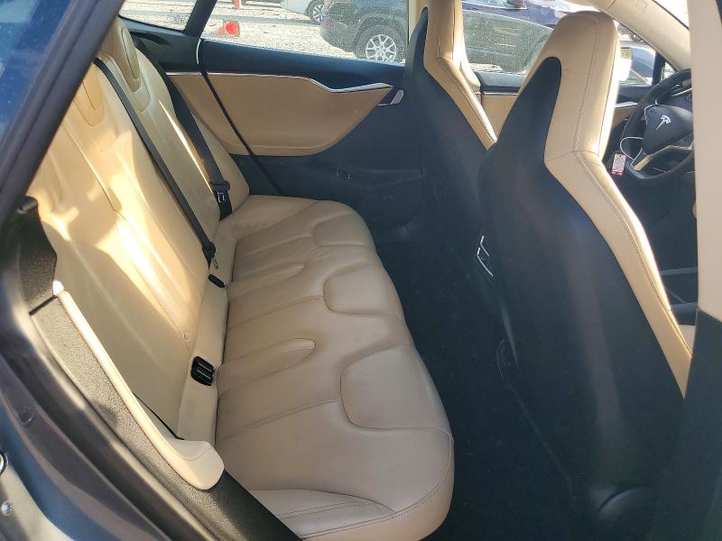 Foto 10 de la subasta – 2014 TESLA MODEL S con VIN 5YJSA1H1XEFP28426