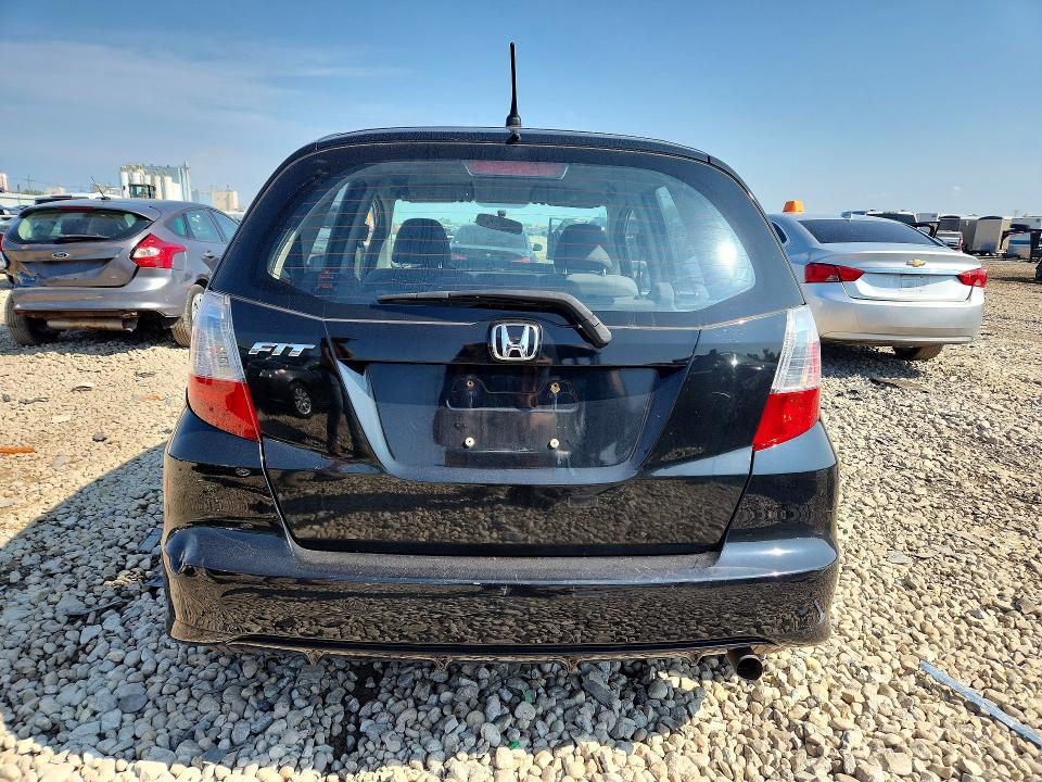 Photo 6 from auction – 2013 HONDA FIT with VIN JHMGE8H39DC067308