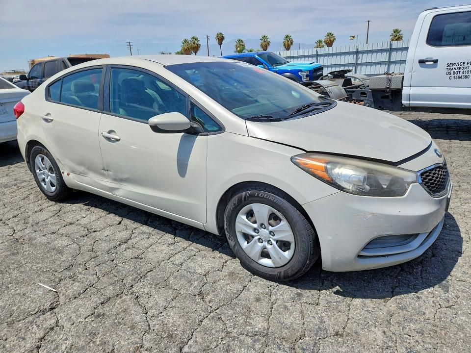 Снимка 4 от търг – 2015 KIA FORTE с VIN KNAFK4A64F5339089