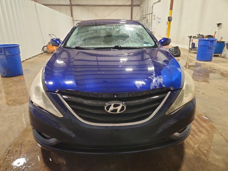 Снимка 5 от търг – 2011 HYUNDAI SONATA с VIN 5NPEB4AC3BH052423