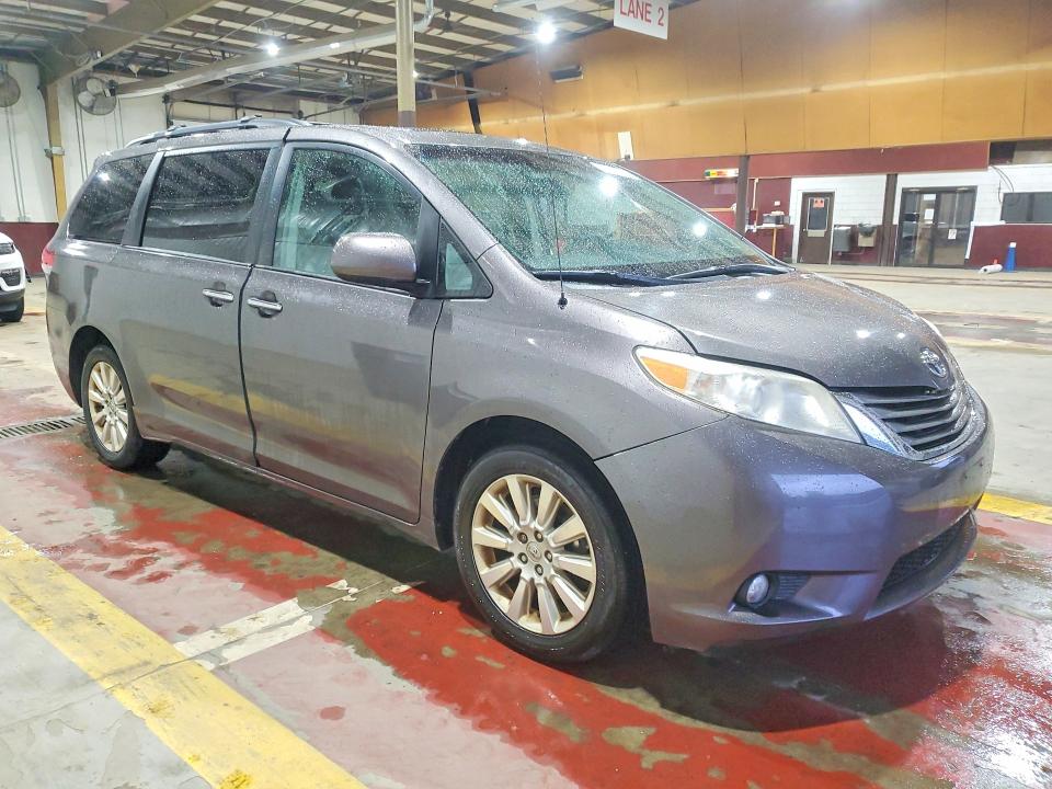 Photo 4 from auction – 2014 TOYOTA SIENNA with VIN 5TDDK3DC5ES081874