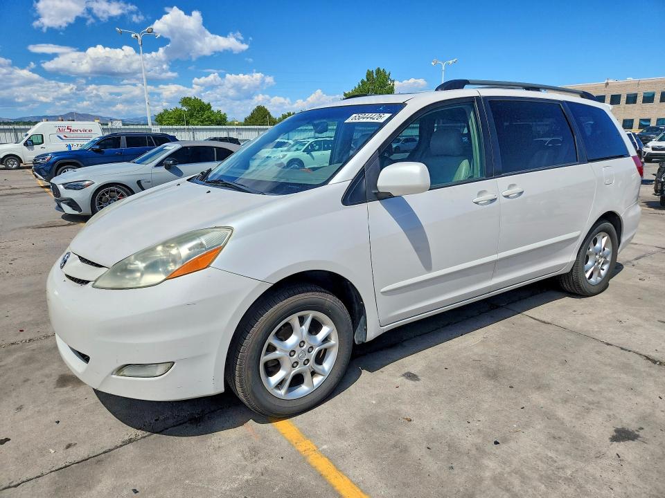 TOYOTA SIENNA 2006 with VIN 5TDZA22C36S463845 - Photo from auction