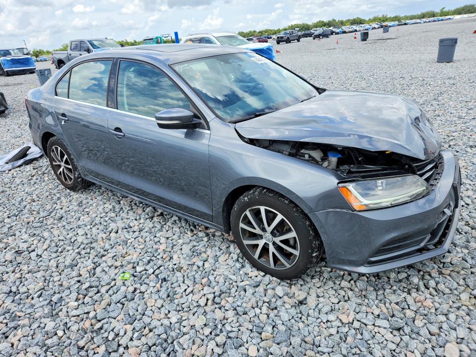Photo 4 from auction – 2018 VOLKSWAGEN JETTA with VIN 3VWDB7AJ3JM260139