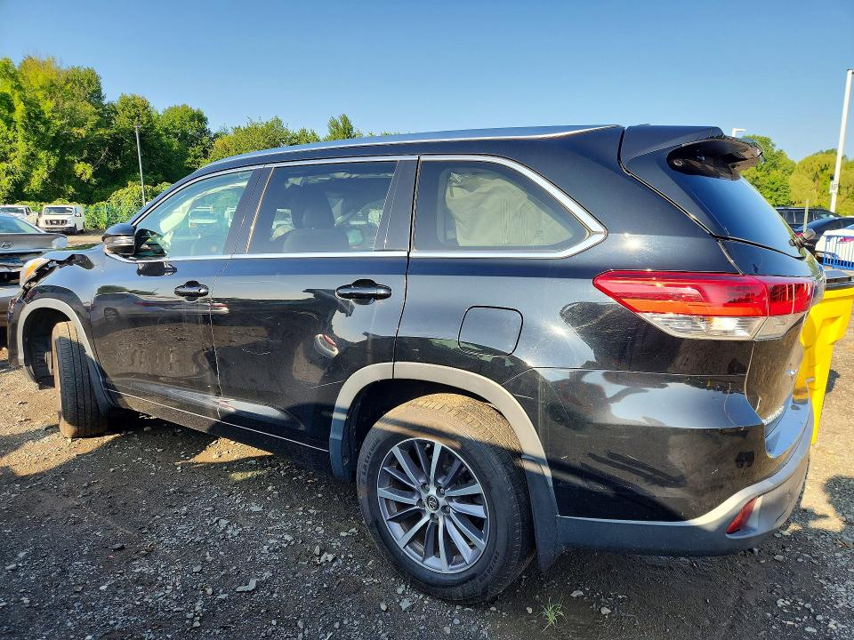 صورة رقم 2 من المزاد - 2018 TOYOTA HIGHLANDER مع VIN 5TDJZRFH5JS818544