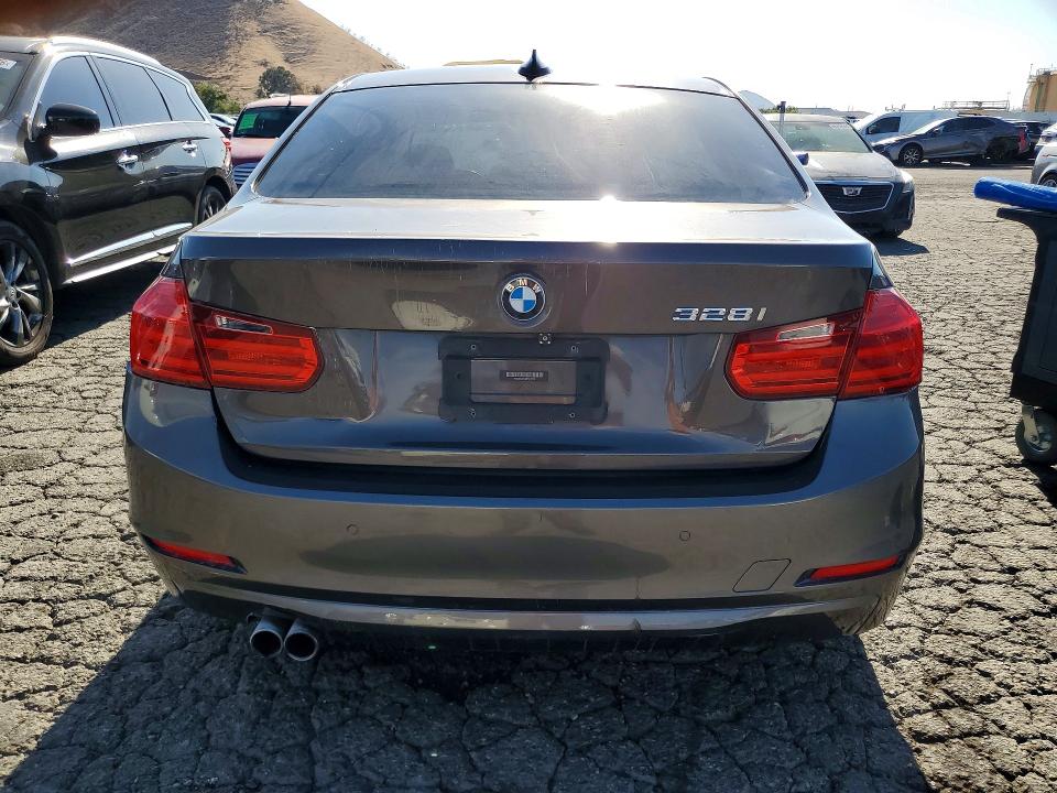 Photo 6 from auction – 2013 BMW 328 with VIN WBA3A5C54DF601104