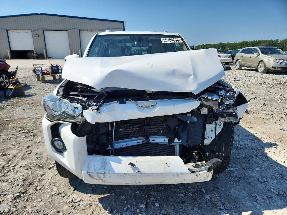 Photo 5 from auction – 2015 TOYOTA 4RUNNER with VIN JTEZU5JR7F5105874
