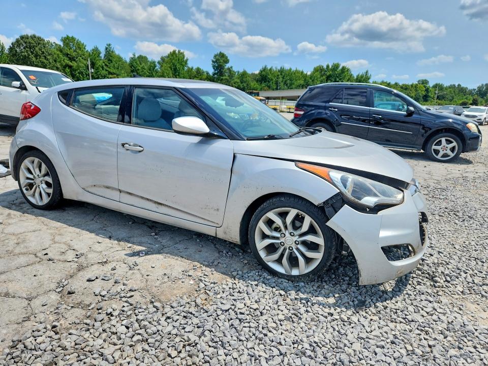 Photo 4 from auction – 2012 HYUNDAI VELOSTER with VIN KMHTC6AD7CU029075