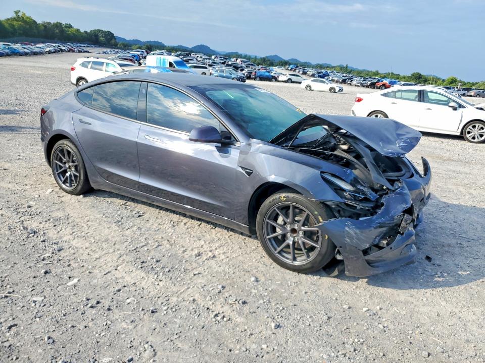 Photo 4 from auction – 2022 TESLA MODEL 3 with VIN 5YJ3E1EA7NF318471