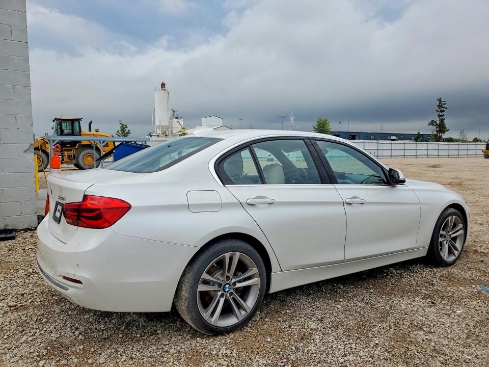 Photo 3 from auction – 2017 BMW 330 with VIN WBA8D9G57HNU59731