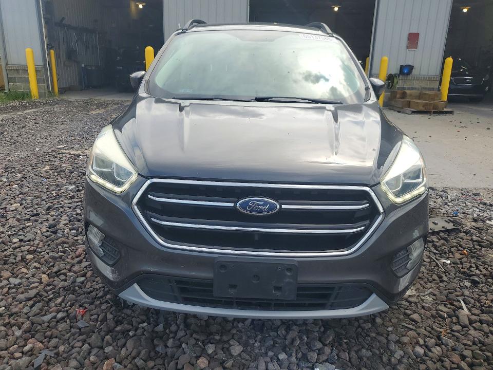 Foto 5 de la subasta – 2017 FORD ESCAPE con VIN 1FMCU9GD5HUD32806