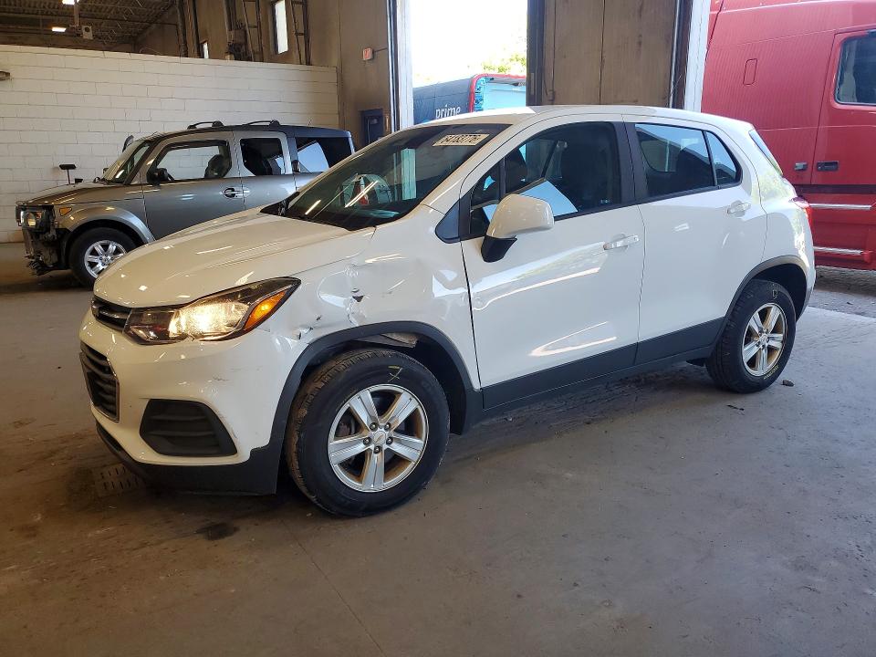 CHEVROLET TRAX 2017 with VIN KL7CJNSB5HB158546 - Photo from auction