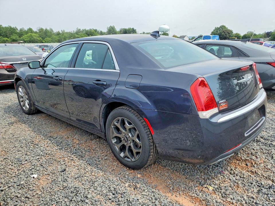 Photo 2 from auction – 2015 CHRYSLER 300 with VIN 2C3CCARG7FH760736