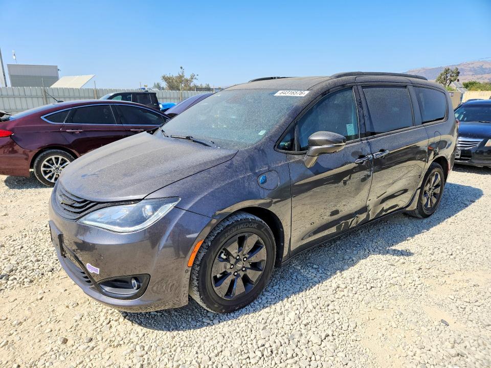 CHRYSLER PACIFICA 2019 with VIN 2C4RC1N73KR532989 - Photo from auction
