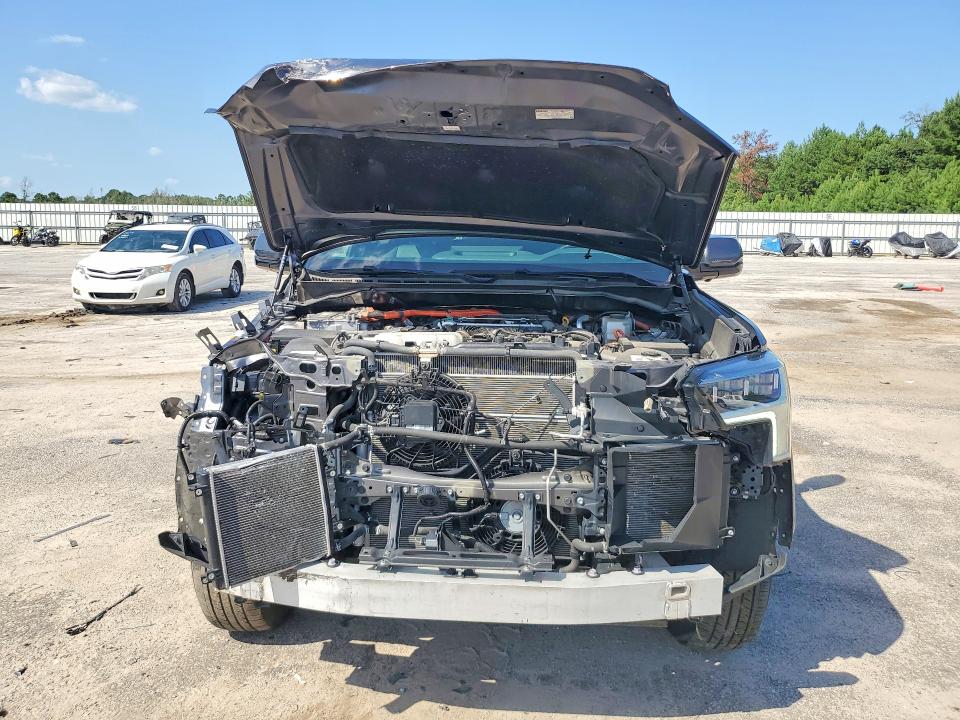 Photo 5 from auction – 2024 TOYOTA TUNDRA with VIN 5TFNC5DB8RX063051