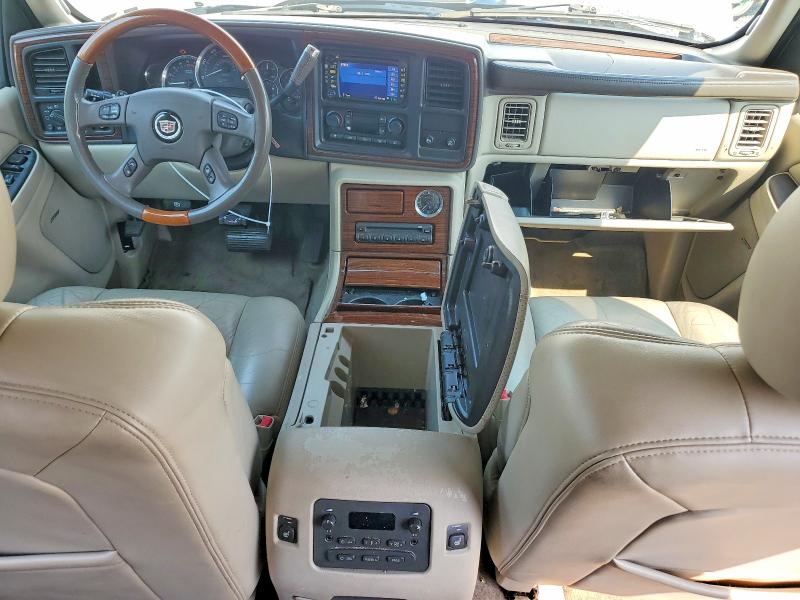 Photo 8 from auction – 2004 CADILLAC ESCALADE with VIN 3GYFK66N34G303201