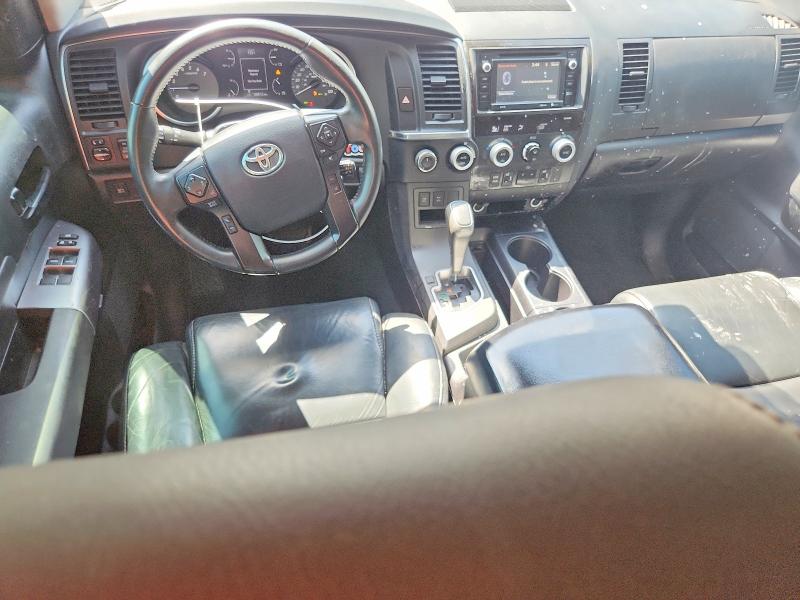 Photo 8 from auction – 2018 TOYOTA SEQUOIA with VIN 5TDBY5G12JS159940