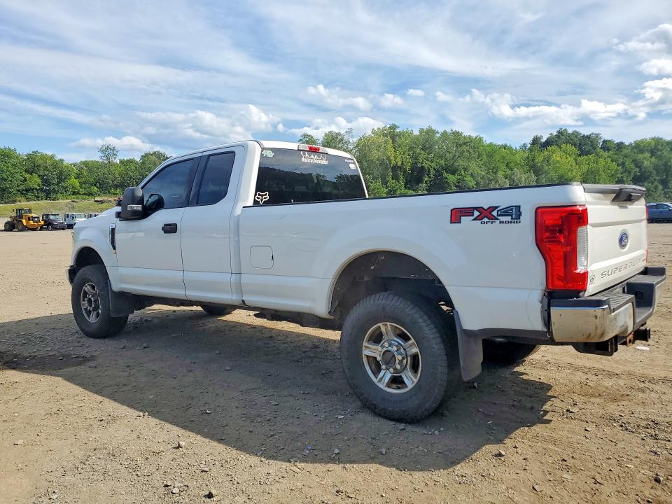 Zdjęcie 2 z aukcji – 2017 FORD F250 z VIN 1FT7X2B60HEB55623