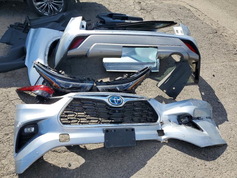 Photo 12 from auction – 2021 TOYOTA HIGHLANDER with VIN 5TDEBRCH5MS065404