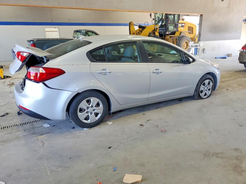 Photo 3 from auction – 2015 KIA FORTE with VIN KNAFK4A68F5422069