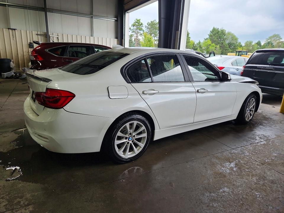 Photo 3 from auction – 2016 BMW 320 with VIN WBA8E5G52GNU20890